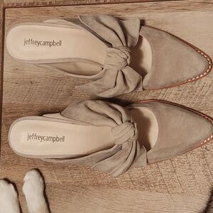 NWOB Jeffrey Campbell Cream Suede Mules, Size 9.5